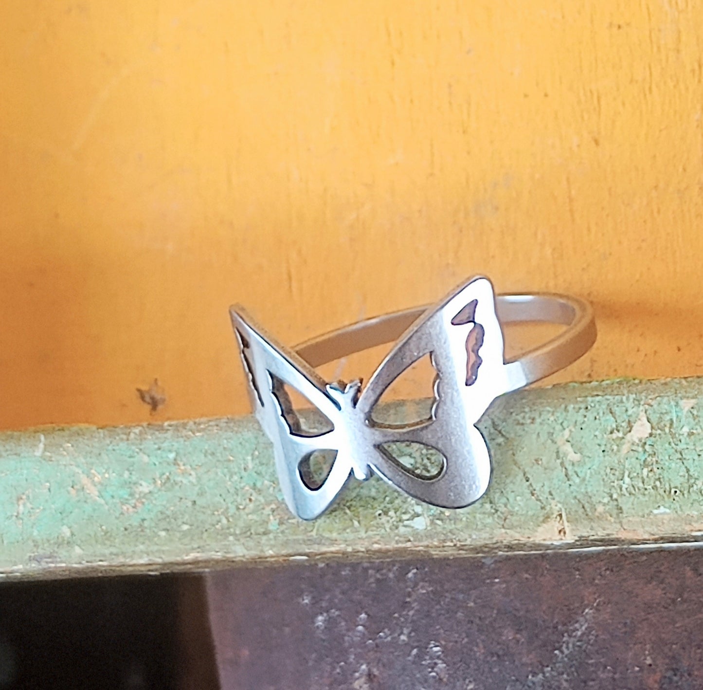 Butterfly ring