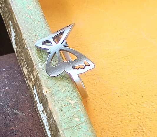Butterfly ring