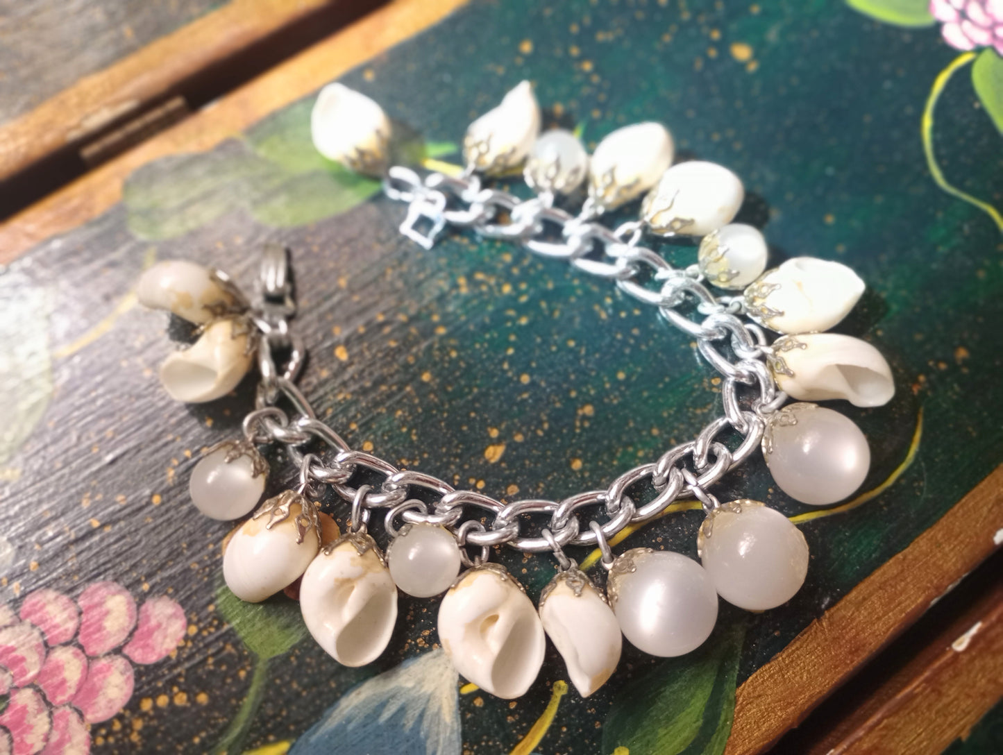 Sixties seashell charm bracelet