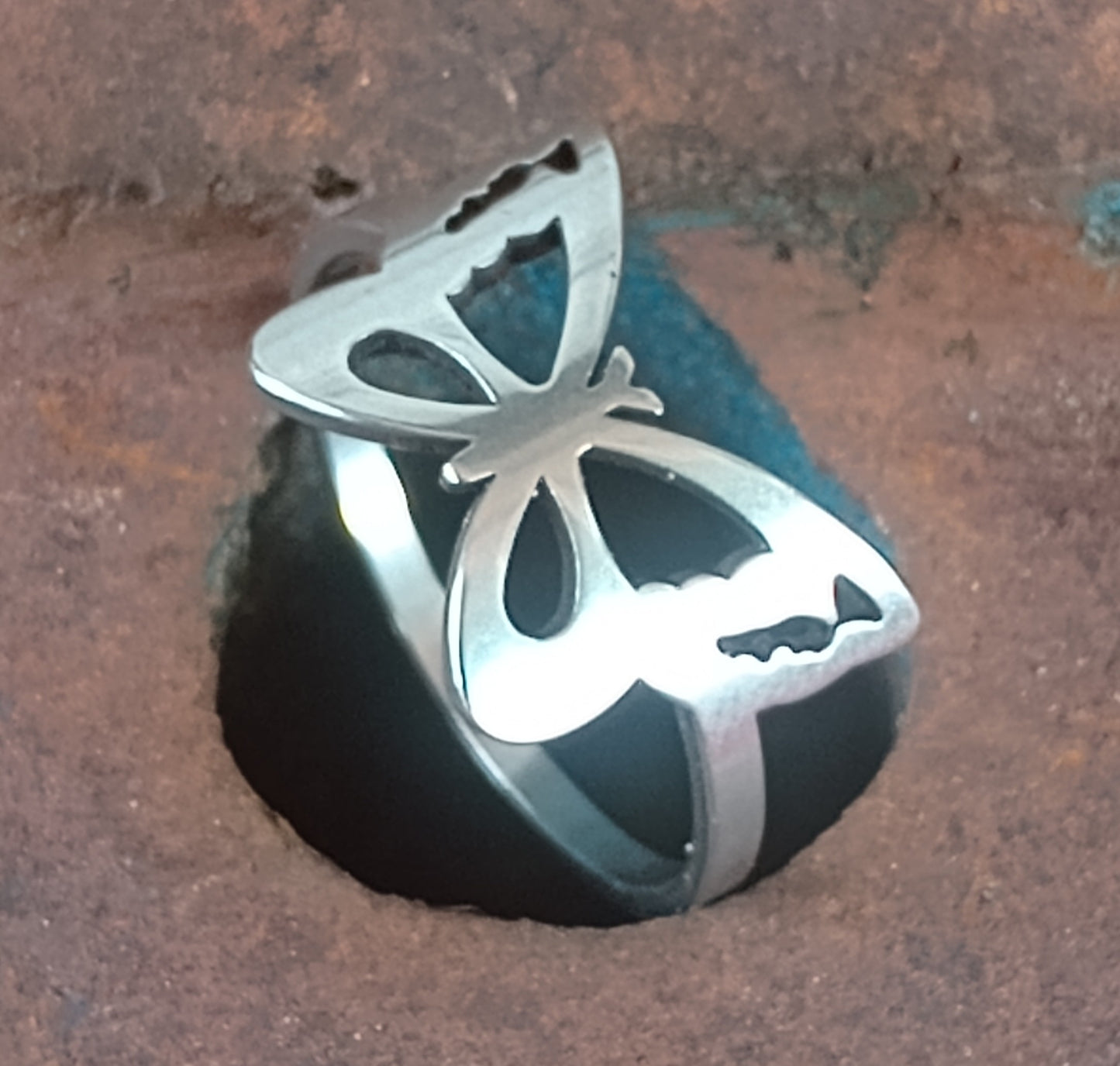 Butterfly ring